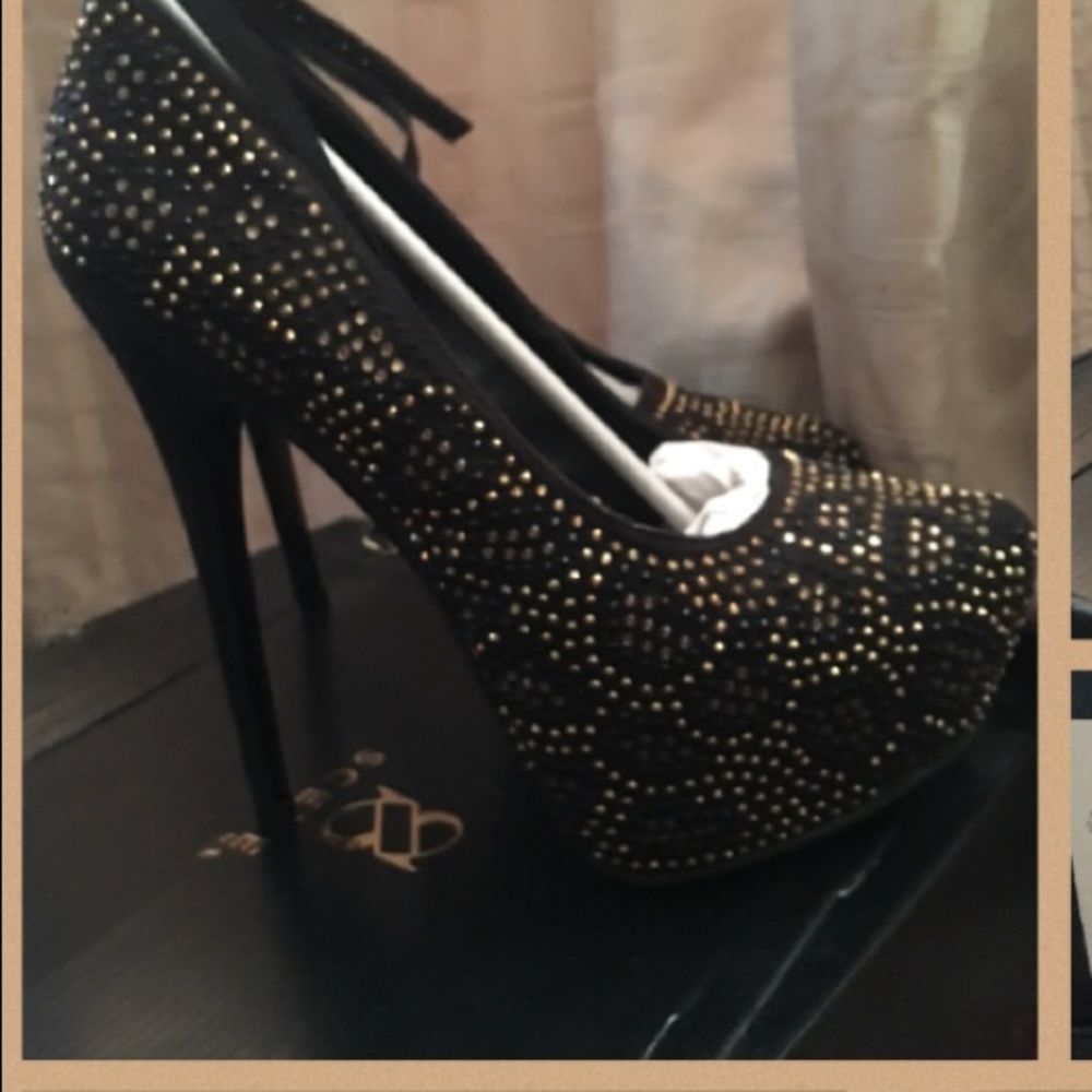 Super cute cheetah print heels